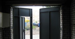 Купить гаражные ворота распашные Черногорск, цена от 3972 руб.